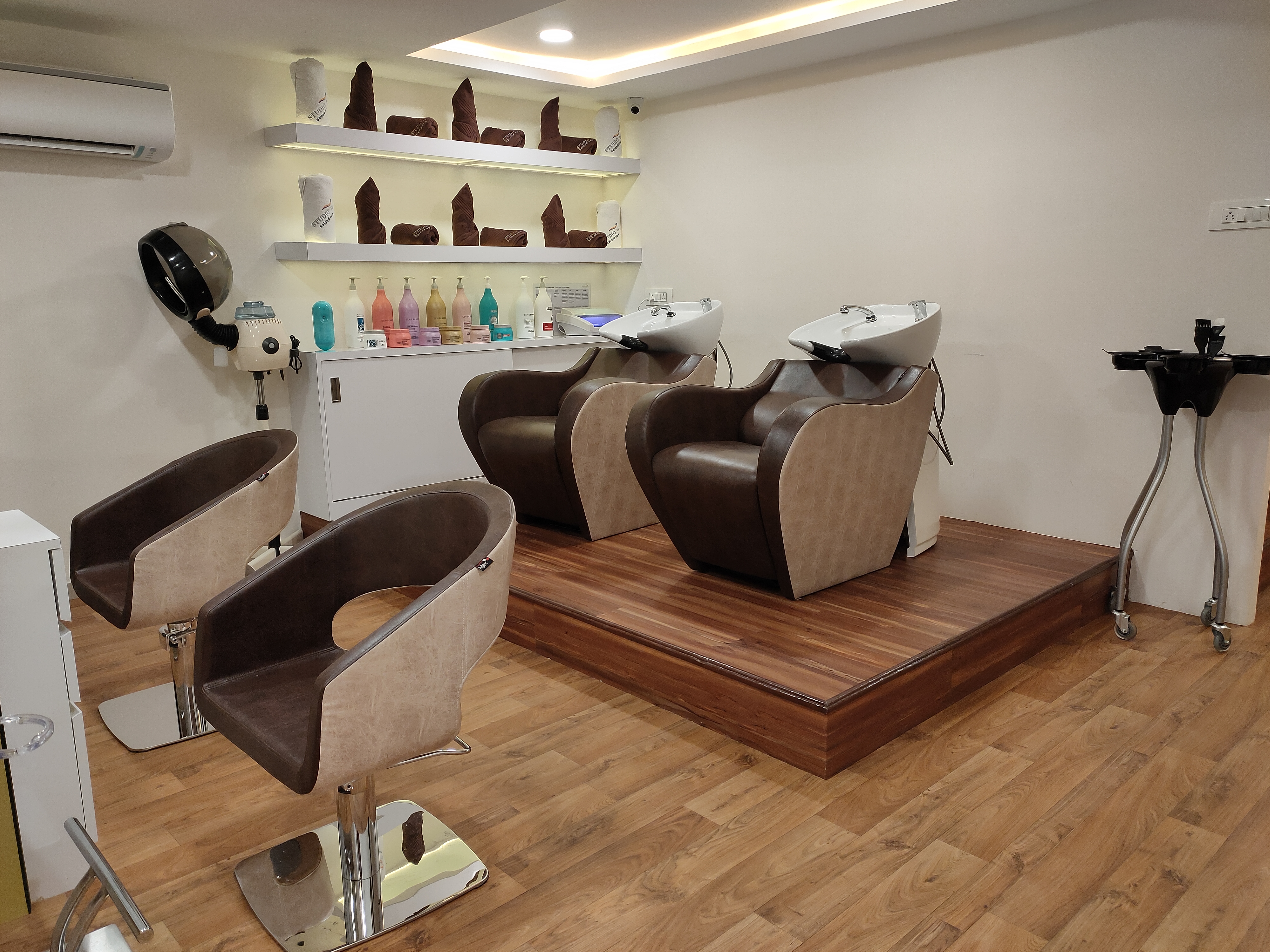 STUDIO11 Salon & Spa in Bodakdev, Ahmedabad | Hair & Beauty Salon STUDIO11 Salon & Spa in Bodakdev, Ahmedabad | Hair & Beauty Salon