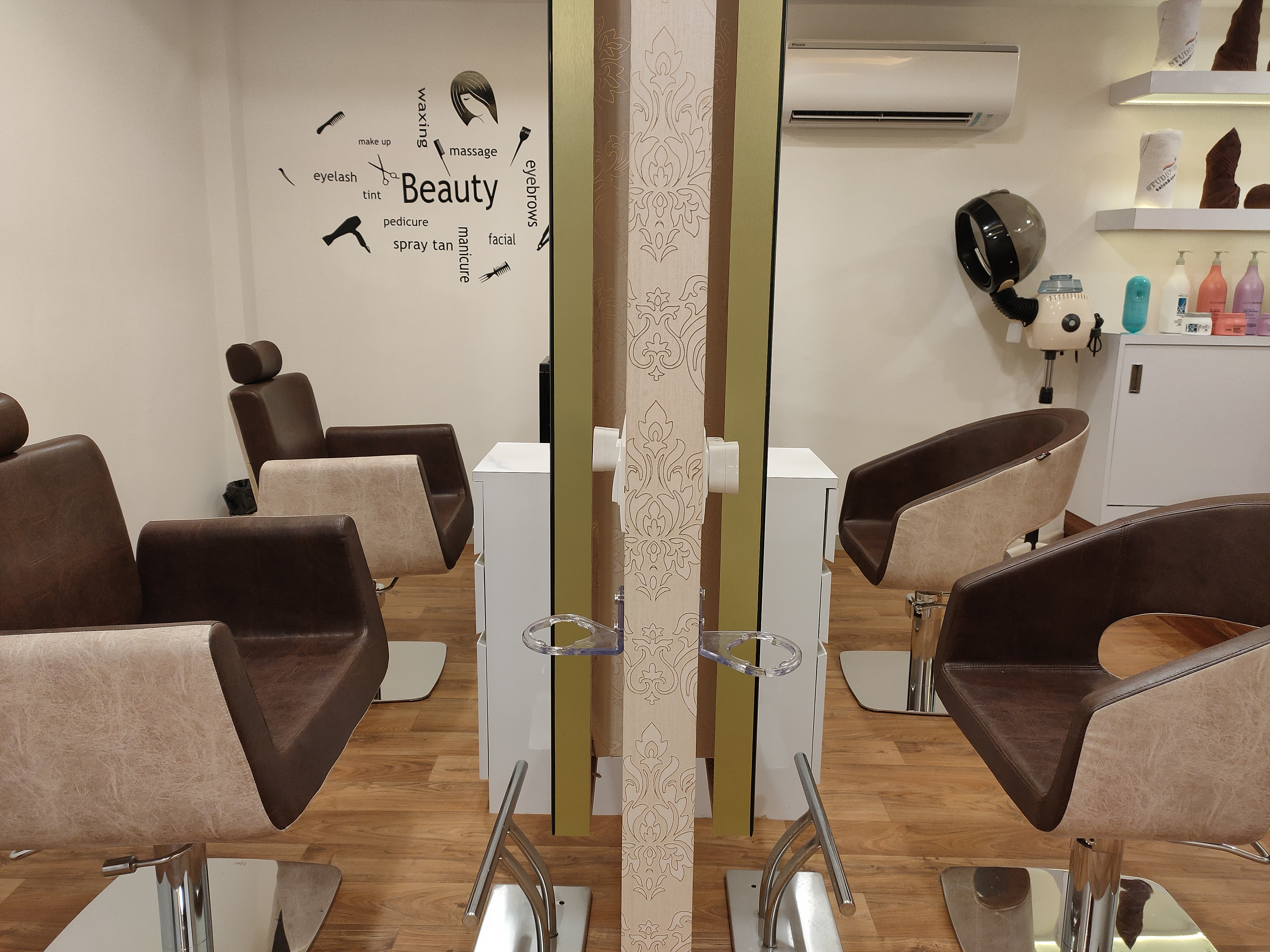 STUDIO11 Salon & Spa in Bodakdev, Ahmedabad | Hair & Beauty Salon STUDIO11 Salon & Spa in Bodakdev, Ahmedabad | Hair & Beauty Salon